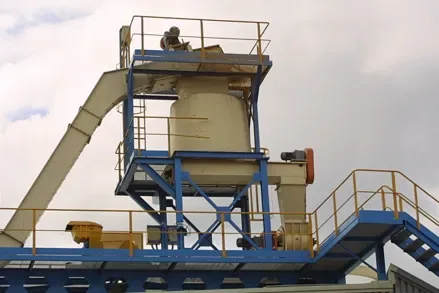 Sistemas de recepción, transporte, almacenamiento y dosificación de sólidos